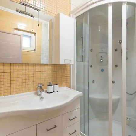 Flores With Private Pool
